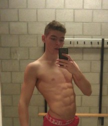 shirtless boys 5dd82178e299b.jpg