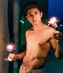 shirtless boys 5dd824d2cbfb1.jpg