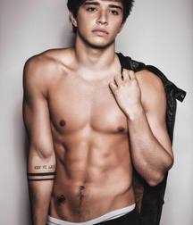 shirtless boys 5dd8250f350ef.jpg