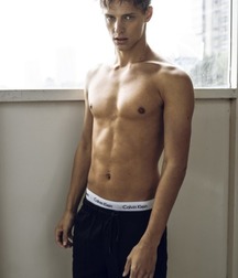 shirtless boys 5dd825535e71c.jpg