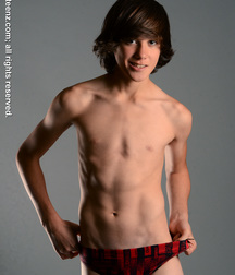 shirtless boys 5de14410a3b6e.jpg