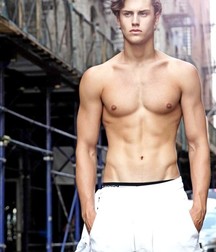shirtless boys 5de29133d3225.jpg