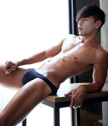 shirtless boys 5dfcfe3b7a041.jpg