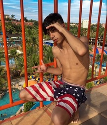 shirtless boys 5dfd004853c0d.jpg