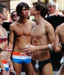 shirtless boys 5e08a1955a100.jpg