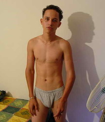 Alvaro boy tube 5e08a6a4c6a5e.jpg