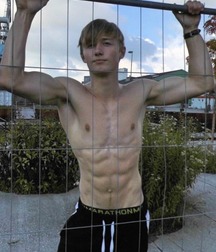 shirtless boys teen gay 5e1782878ac8d.jpg