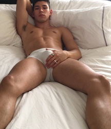 shirtless boys 5e1ae0a131f8d.jpg