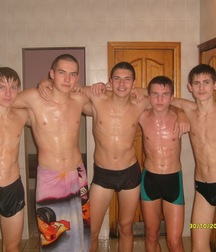 shirtless boys 5e25f868e39c6.jpg