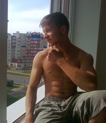 shirtless boys 5e25f88ef30b9.jpg