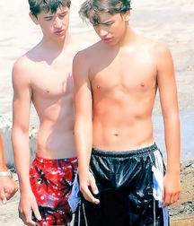 shirtless boys teen gay twinks 5e2b2462201f7.jpg