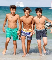 shirtless boys teen gay twinks 5e2b2480434aa.jpg