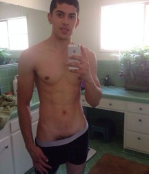 shirtless boys 5e32acffd9de6.jpg