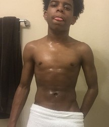 shirtless boys 5e32ad34c1e28.jpg