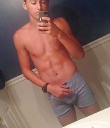 shirtless boys 5e32ad722349d.jpg