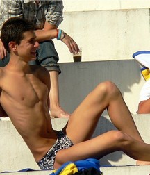 shirtless boys 5e32b0850d690.jpg
