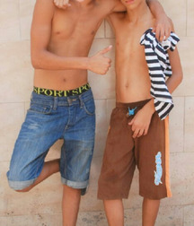 shirtless boys 5e32b0ca91439.jpg
