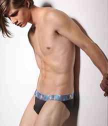 shirtless boys 5e32b20217fcb.jpg