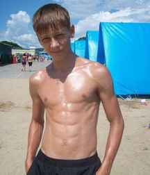 shirtless boys 5e32b2383c02e.jpg