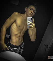 shirtless boys twink tube guys 5e356cf0b71ba.jpg