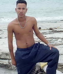 Felix - teen gay porn beach 5e4c2c2078463.jpg