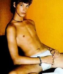 shirtless boys smooth twinks 5e4e47c5ab863.jpg