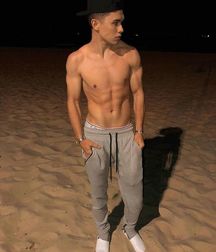 shirtless boys smooth twinks 5e4e4ad4e2acc.jpg
