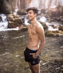 shirtless boys 5e52510485e9f.jpg