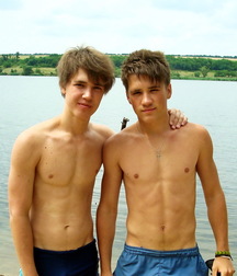 shirtless boys 5e525166abcc4.jpg