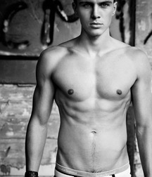 shirtless boys 5e5252902c933.jpg