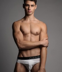 shirtless boys 5e52530d8c734.jpg