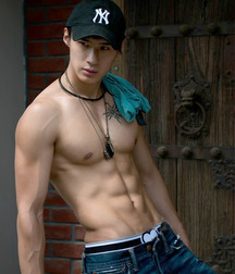 shirtless boys 5e525354d98a5.jpg