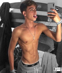 shirtless boys jocks twinks young 5e5978ece2802.jpg