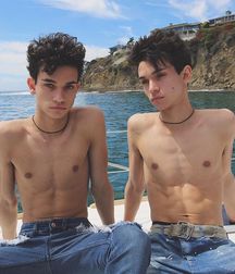 shirtless boys 5e7ba2f1a79d4.jpg