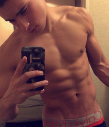 shirtless boys 5e7ba41aa052f.jpg