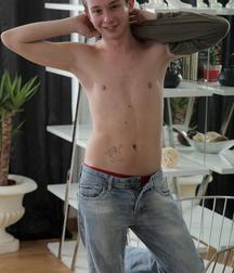 Boy cums on the mirror 5eaac680411bd.jpg