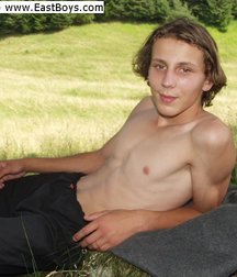 Ilja-Eastboys 58ee85983fa55.jpg