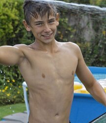 Pits twinks gay tube shirtless boys 3 5f671b23b6c2e.jpg