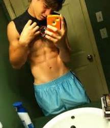 Hot Boys 5841c2b261cf4.jpg