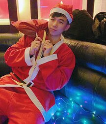 Asian twinks & twunks - the xmas edition 61c876a95e00d.jpg