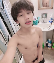 Asian QT's 61e7e498d7407.jpg