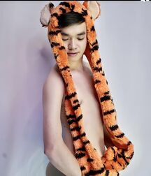 Asian  QT's 5 628f30368d1c0.jpg