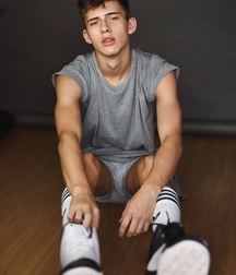 Twinks  You Deserve 45 594336250f181.jpg