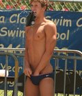 Des speedos plus ou moins bien garnis 5c0d3450b17fa.jpg