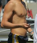 Des speedos plus ou moins bien garnis 5c0d3456b4cec.jpg
