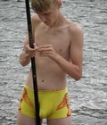 Des speedos plus ou moins bien garnis 5c0d34a49d238.jpg
