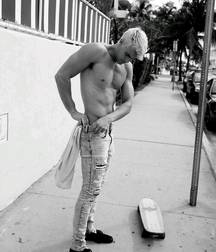 Skaters si sexy 5c77df7588284.jpg