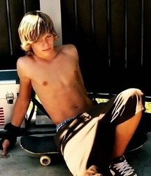 Skaters si sexy 5c77df7d7aec9.jpg