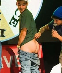 Famous Ass 1 583748e15bd8e.jpg