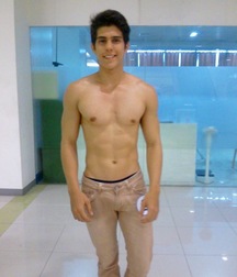 Bikini boys 58fdaa86e483c.jpeg